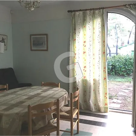 Hébergement de vacances Sous Les Pins Pour 8 à - Fr-1-194-435 *